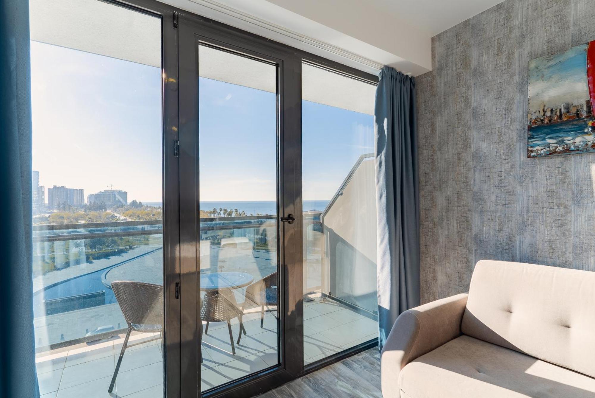 Your Beach Tower バトゥーミ 部屋 写真