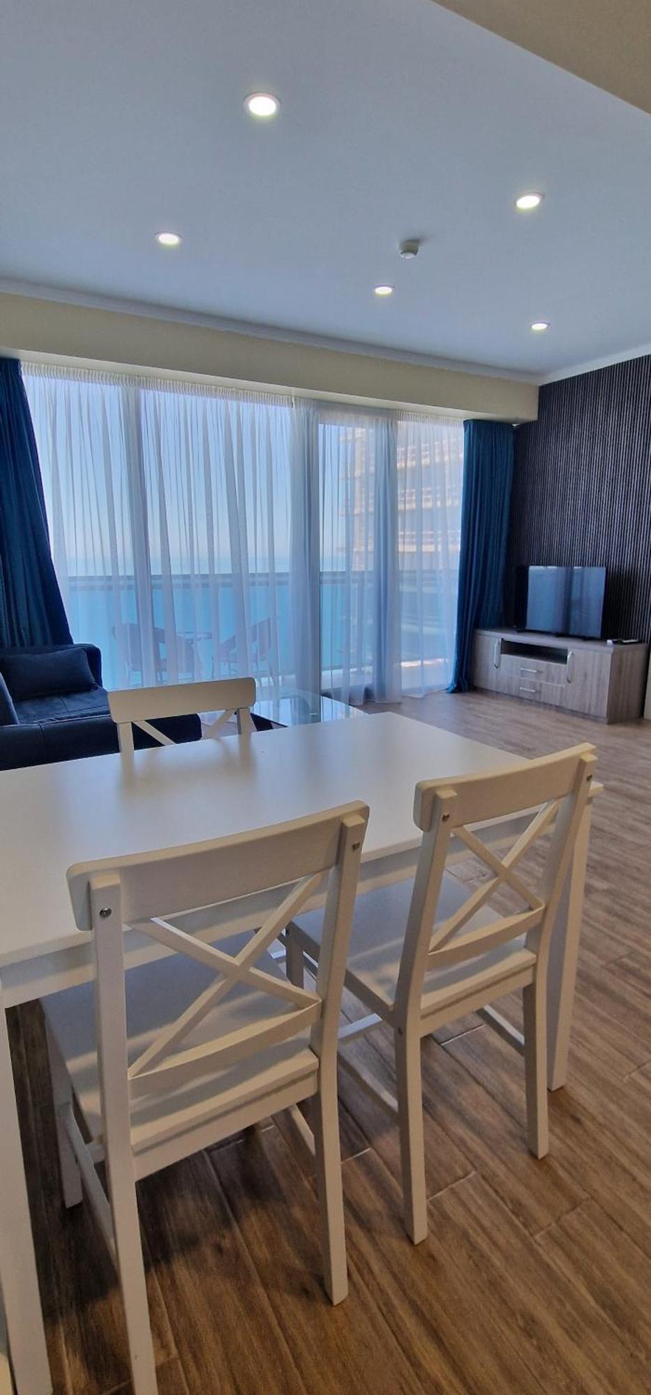 Your Beach Tower バトゥーミ 部屋 写真